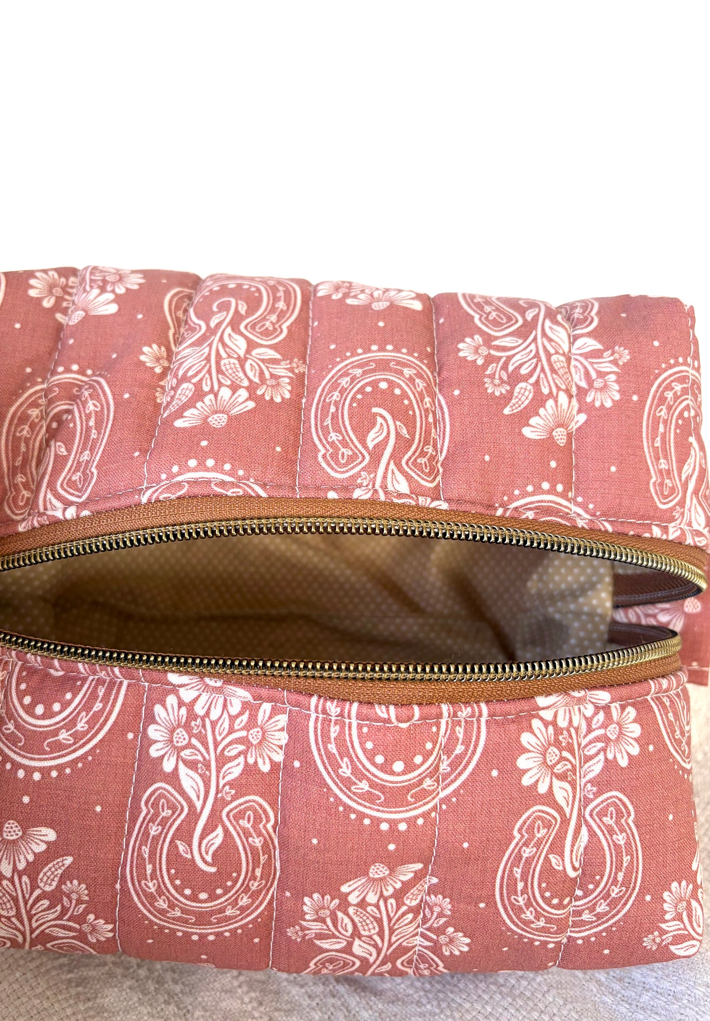 Mauve Horseshoe Quilted Makeup Bag
