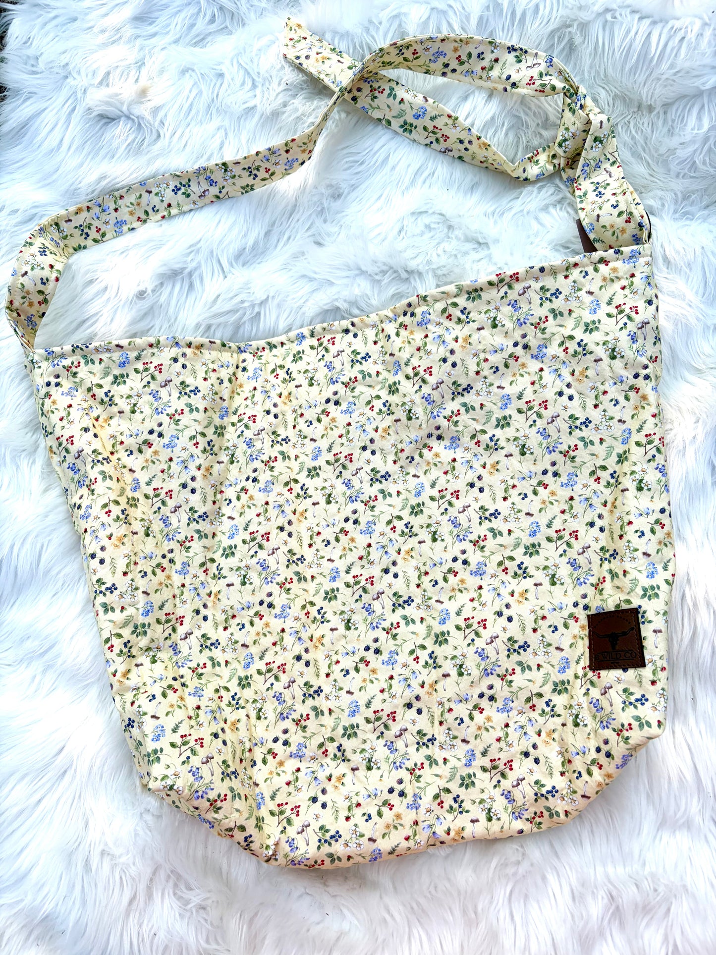 Butter Brambly Quilted Slouchy Tie Bag