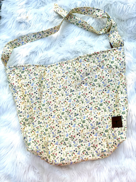 Butter Brambly Quilted Slouchy Tie Bag