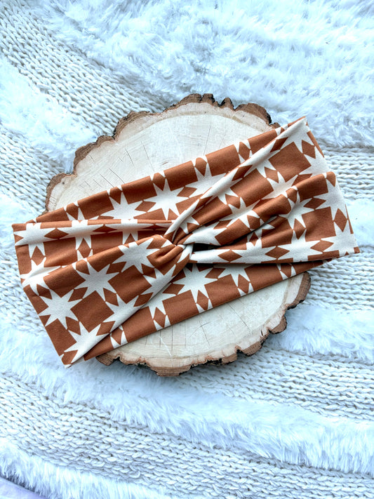 Caramel Cream Quilt Star Front Knot