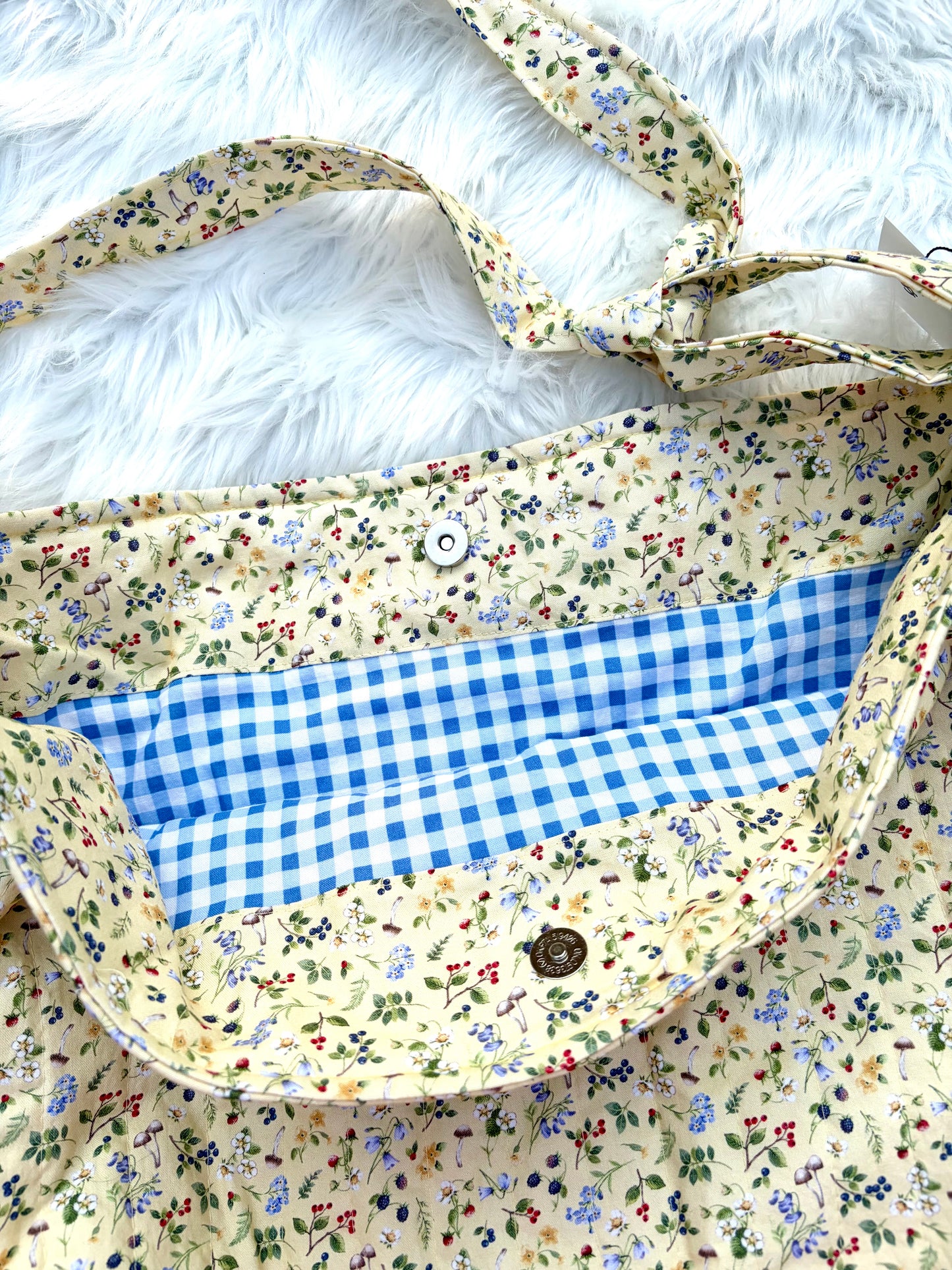 Butter Brambly Quilted Slouchy Tie Bag