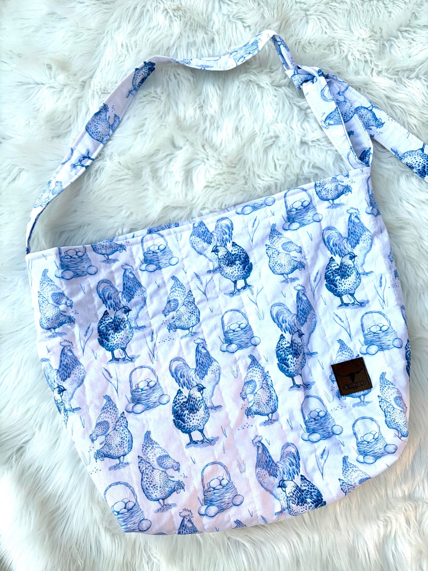 Farmhouse Chicken Quilted Slouchy Tie Bag