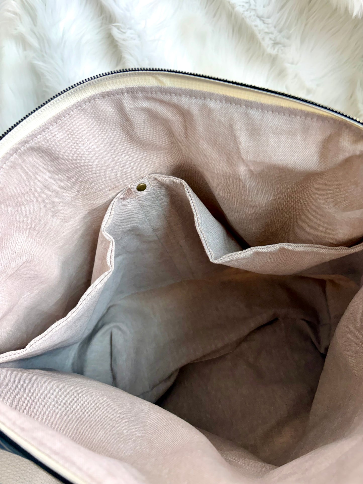 Blue Cottage Floral Quilted Slouchy Bag