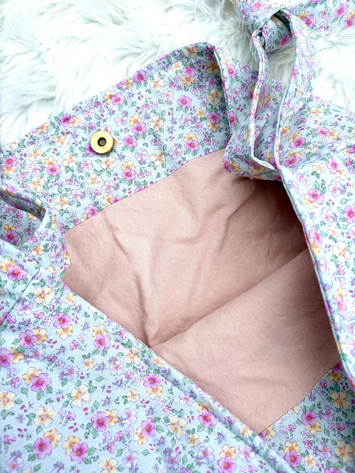 Prairie Floral Quilted Slouchy Tie Bag