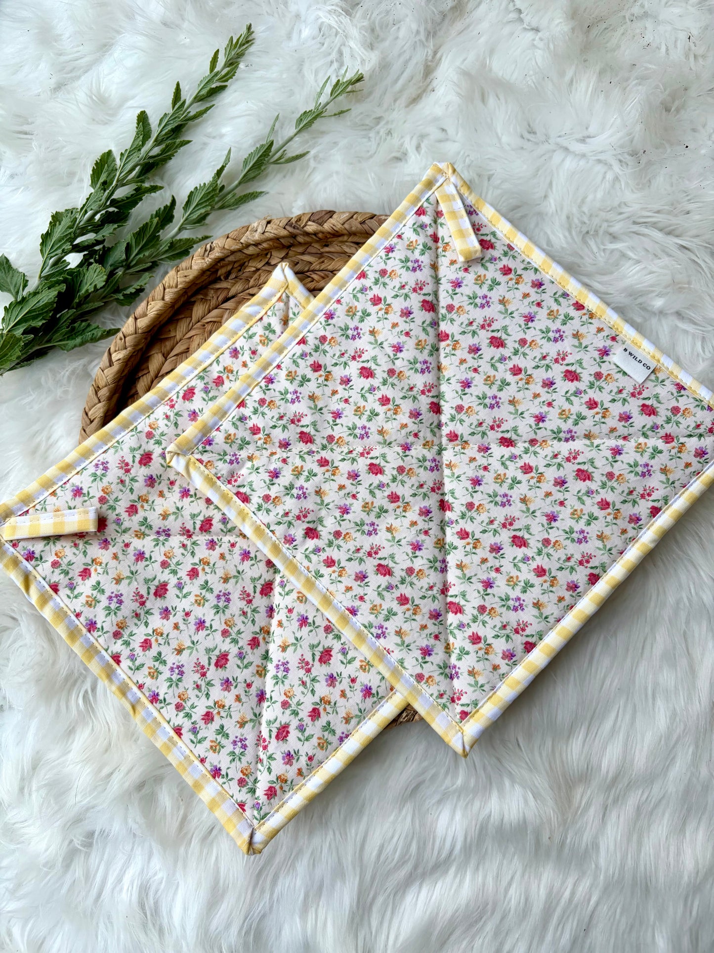 Floral Quilted Potholders (set of 2)