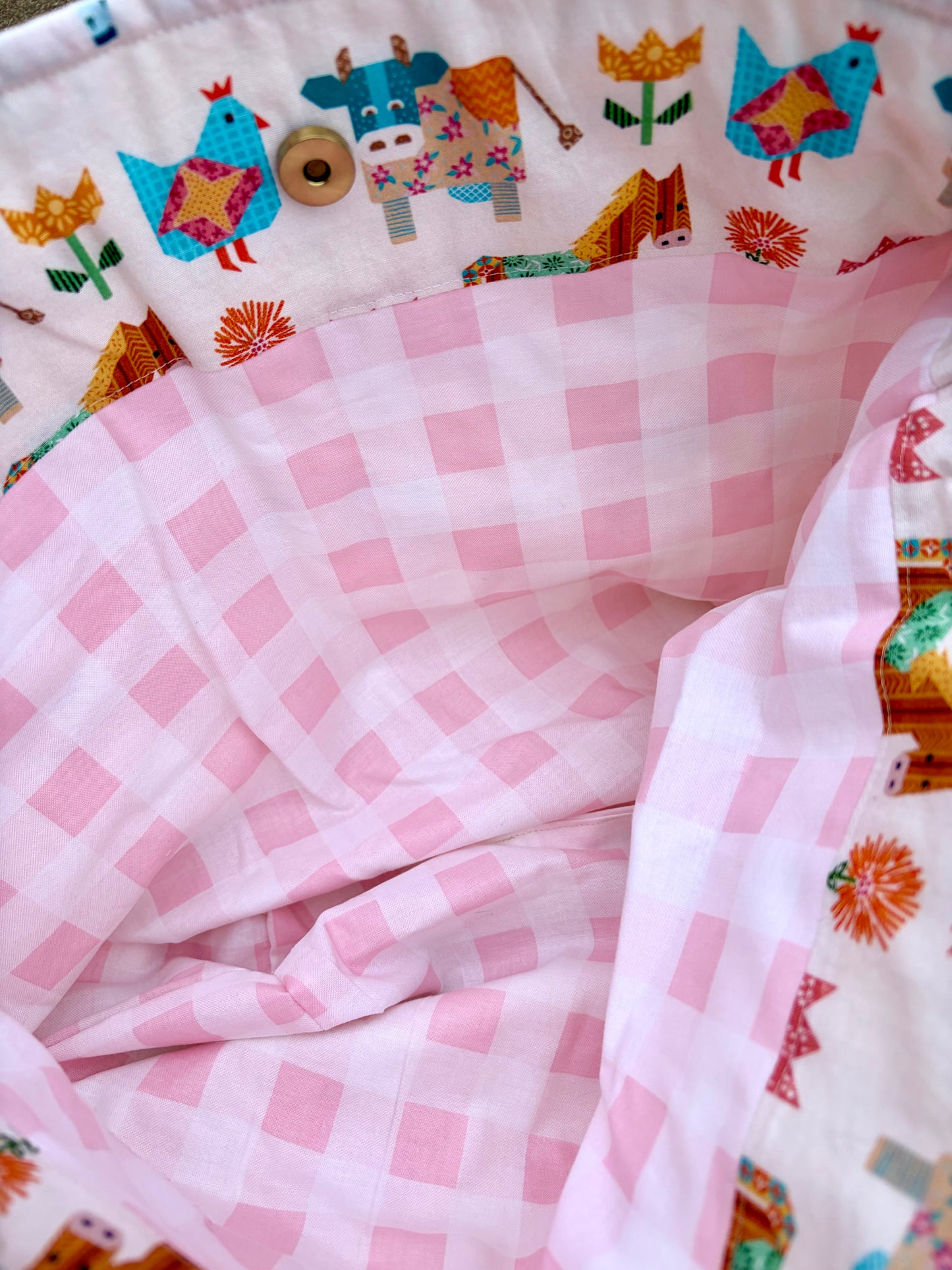 Country Farm Charm Quilted Slouchy Tie Bag