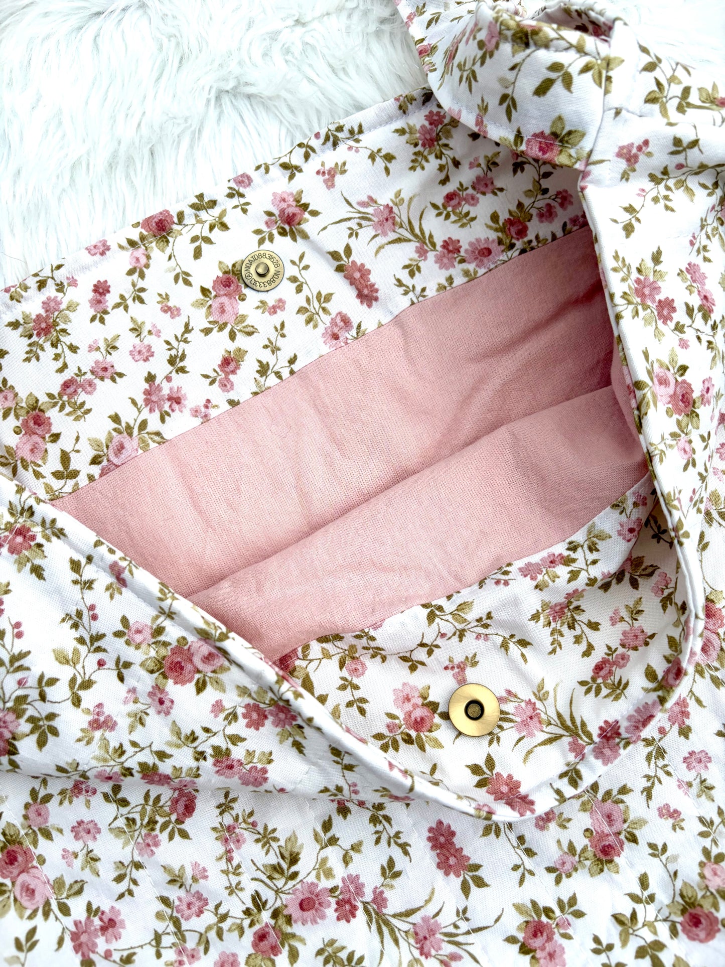 Dainty Floral Quilted Slouchy Tie Bag